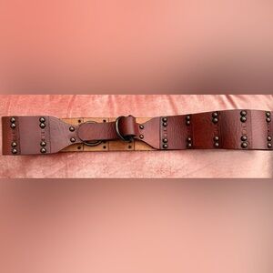 Cool studded leather belt🧡